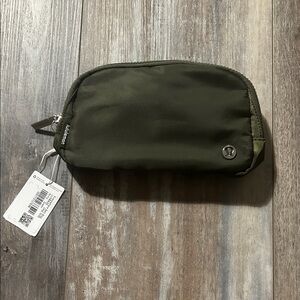Lululemon Athletica Olive Everywhere Belt Bag NWT